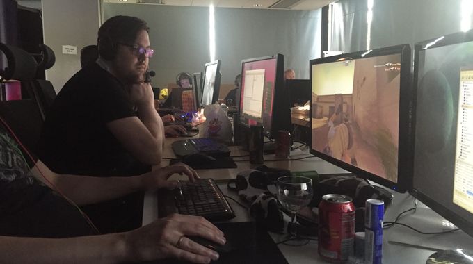 AnnuRintala's tweet photo. Counter-Strike:GO Tournament: Sweden-Finland 1-0 https://t.co/IEBIw1BoKu https://t.co/Ri9rY2bE5K