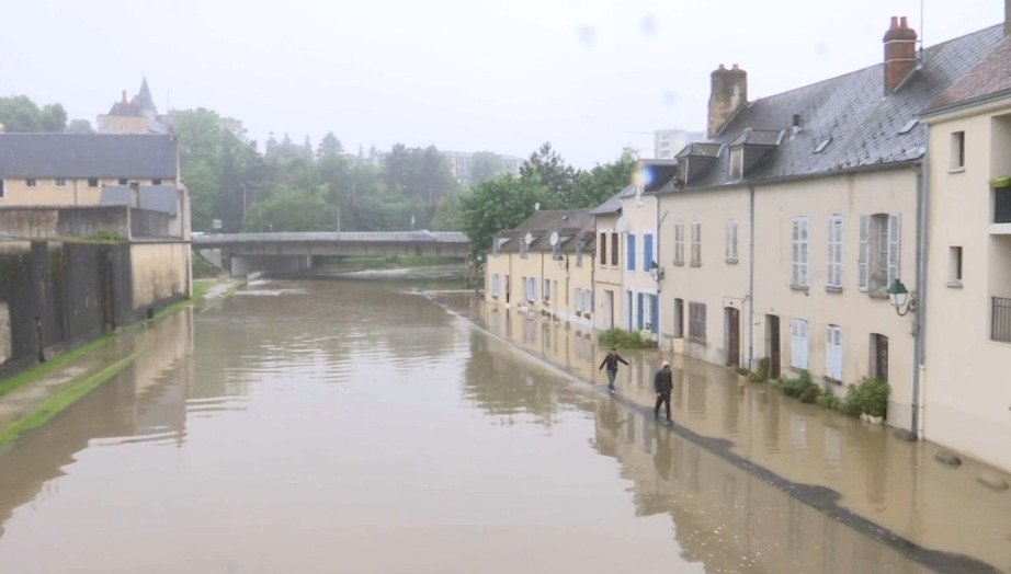 Alerte - Crues et Inondations 2016 Cj2I_j-WEAA_E6q