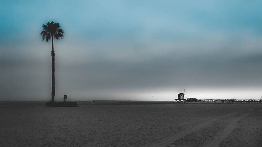 Marine Layer 
#sealbeach #sealbeachpier #sunset #clouds #sunsetsky #pier #pacificocean #westcoast #california #oran…
