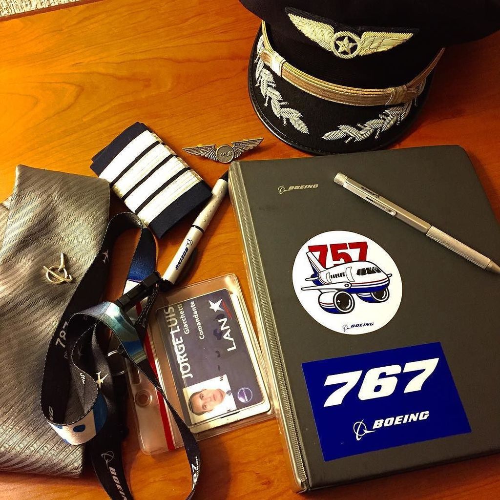 Typical Pilot stuff in layover hotel #like4like #flight #hotel #aviation #pilot #me #fashionmen #instadaily #gopro …