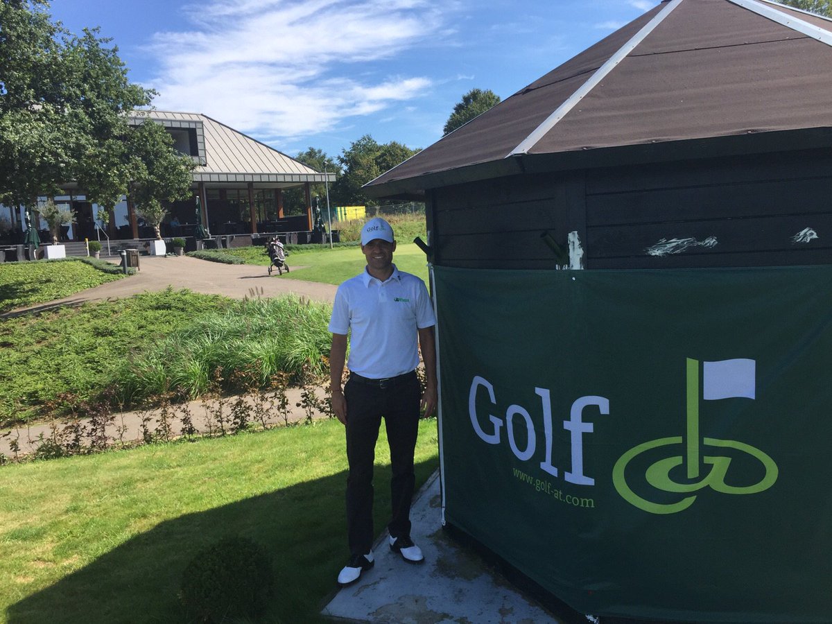Golf_At_NL's tweet photo. @kennethperez10 beste voetbalanalist van Nederland. Well done Kenneth! @FrankRonald1970 Ronald de Boer wordt tweede. https://t.co/gQZBOTbevH