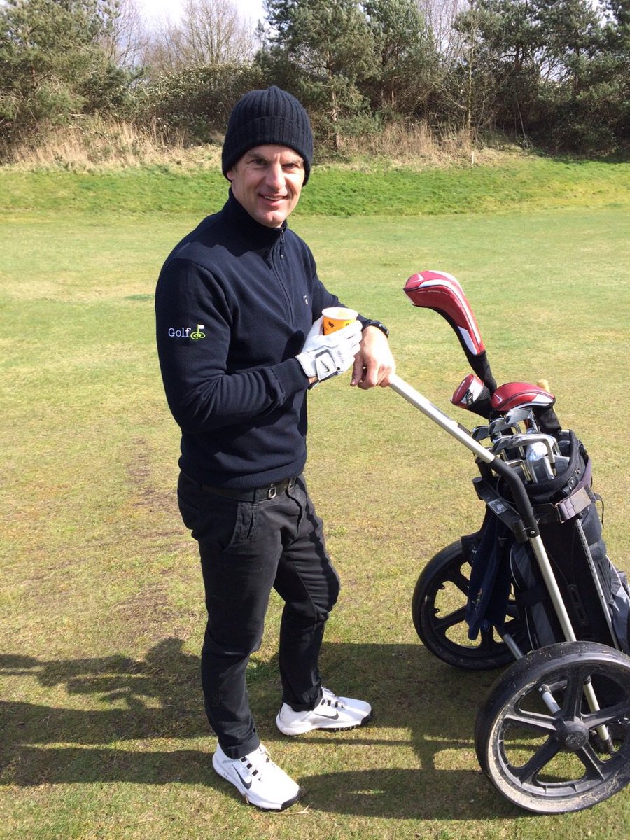 Golf_At_NL's tweet photo. @kennethperez10 beste voetbalanalist van Nederland. Well done Kenneth! @FrankRonald1970 Ronald de Boer wordt tweede. https://t.co/gQZBOTbevH