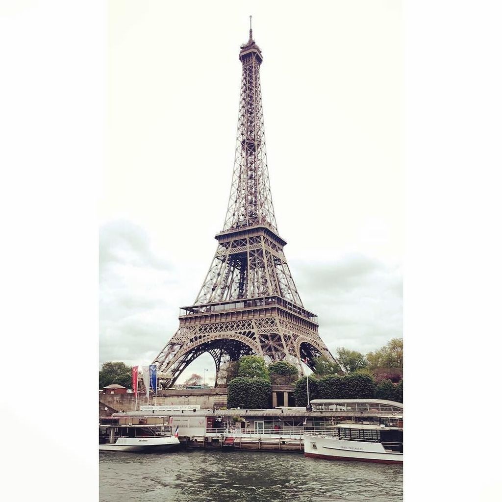 People say "it's just a tower" but to me, it's something I can stare at forever ♡ #inzhiro… ift.tt/1sKF1nm