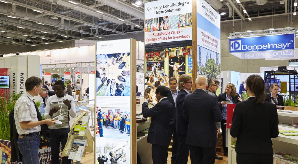 Day 2 <a href="/metropolitansol/">MetropolitanSolution</a> watch out for a great program >bit.ly/1TO9YTM