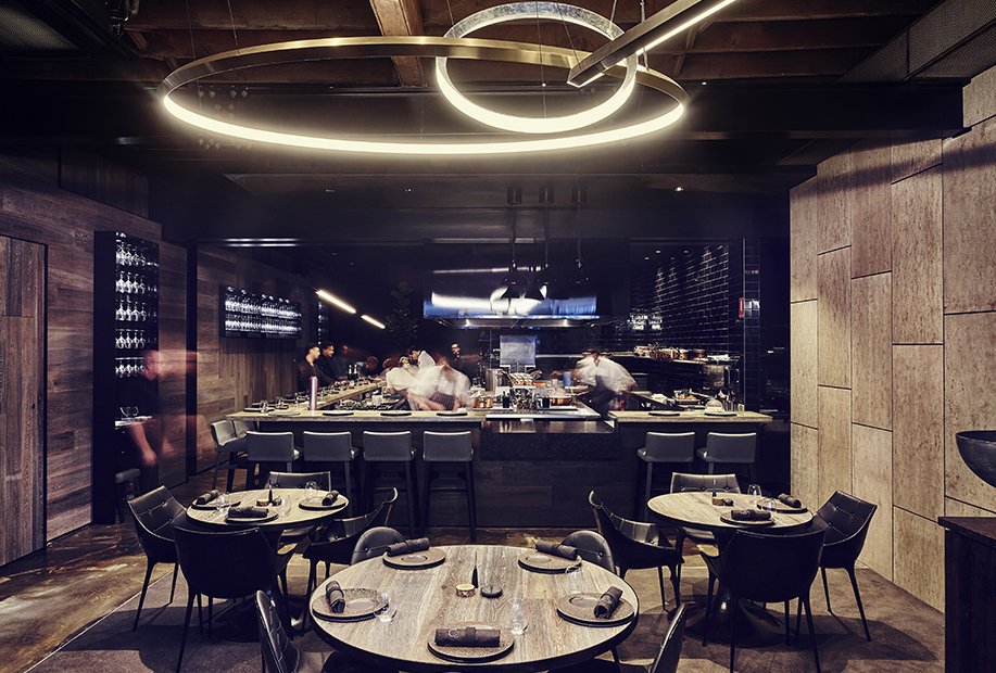 moffat_anz's tweet photo. A bold atmosphere bringing the kitchen front and centre to create some theatre #commercialkitchen #restaurantkitchen https://t.co/JciAq3kqZM