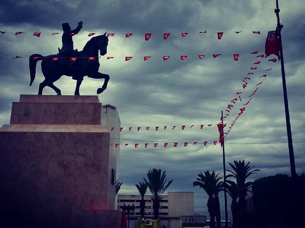 Mankool_Tunis's tweet photo. #bourguiba #tunis by kh_js https://t.co/i53fX6eIn7