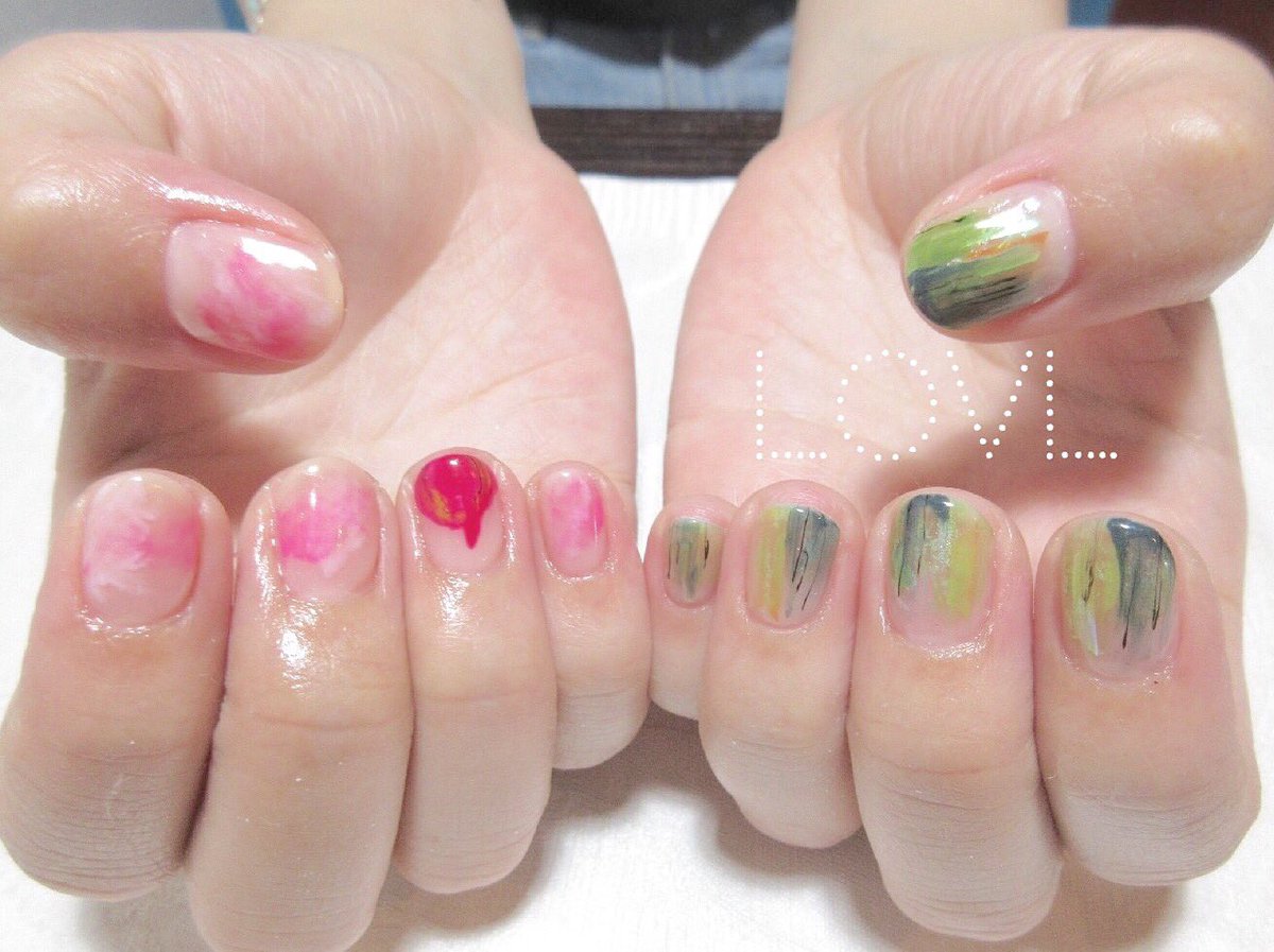 lovlnail's tweet photo. ピンクとグリーンの
アシンメトリーデザイン♡

クリアーベースで涼しげに！ https://t.co/3Cc5w1fBR2
