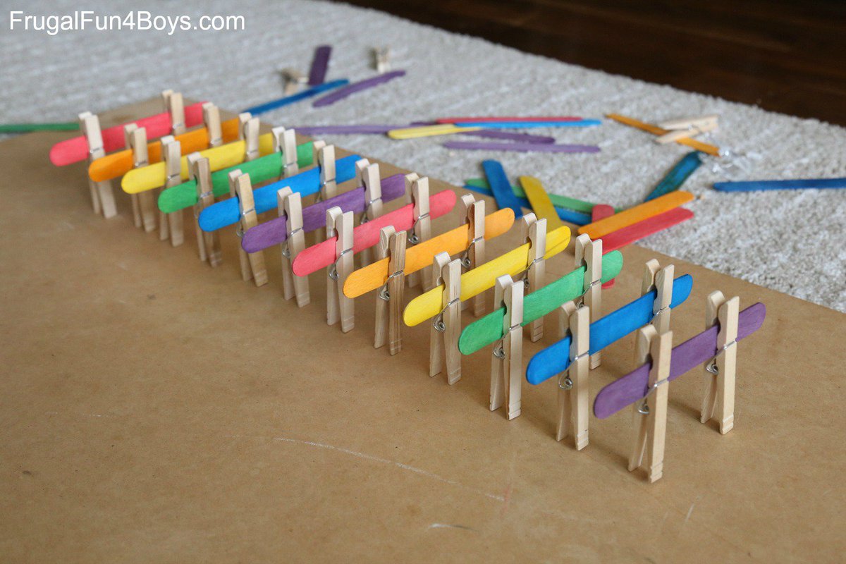 TheOTtoolbox's tweet image. Get the kids building and tinkering with this building challenge! buff.ly/1Xb4Zxw #STEM #finemotor
