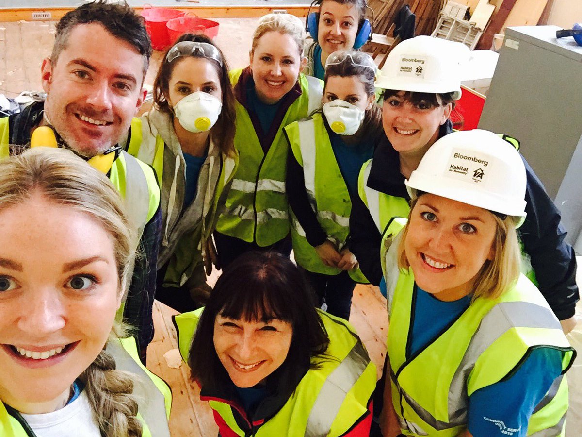 UK_MetLife's tweet photo. A well earned tea break for our Marketing team volunteering @H4HUK Friends Meeting House today! #MetLifeCSW https://t.co/SAEzZP9Z7e