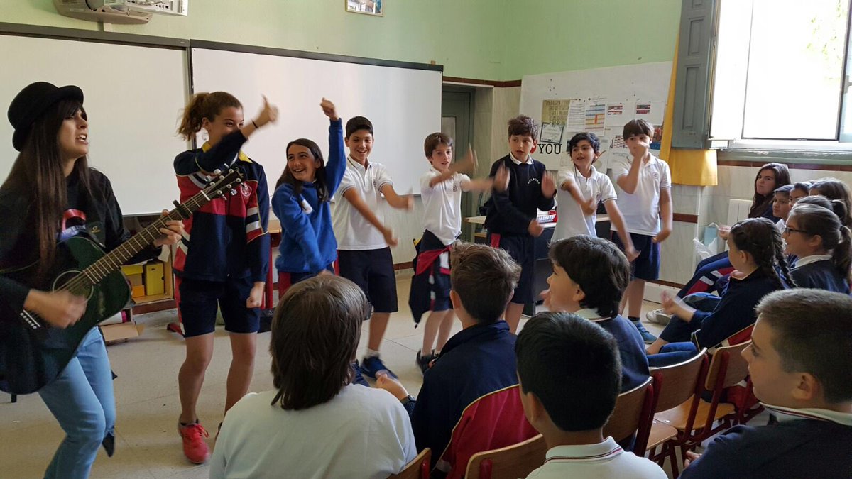 ColegioCaldeiro's tweet photo. Here we go!!! Today is a special day!!we R living a fantastic reality: we can speak english at once.
#justdoit https://t.co/otIoNqBkzy