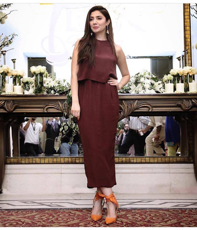 StyleCatchup's tweet photo. #Mahirahkhan wears a #pencildress by #studiosdesign for the #LSA16 #nomination announcements. 
#ootd #dreamwardrobe https://t.co/l5UgxKroZv