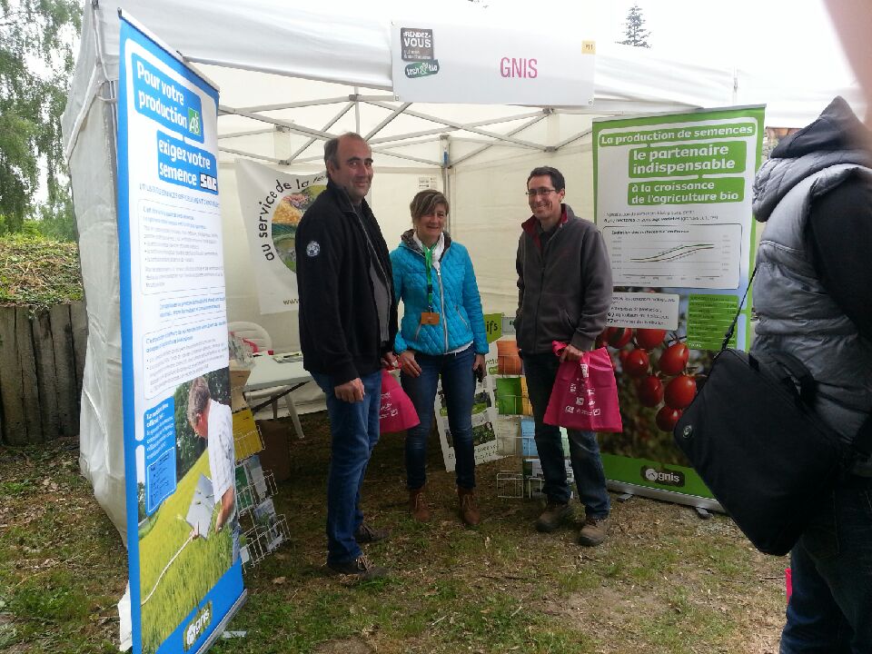 semaeOuest's tweet photo. Hélène et Gwenola de @GnisOuest vous attendent au #TechnBioBzh pour parler #fourragère aujourd'hui et demain https://t.co/L76bcj21rU
