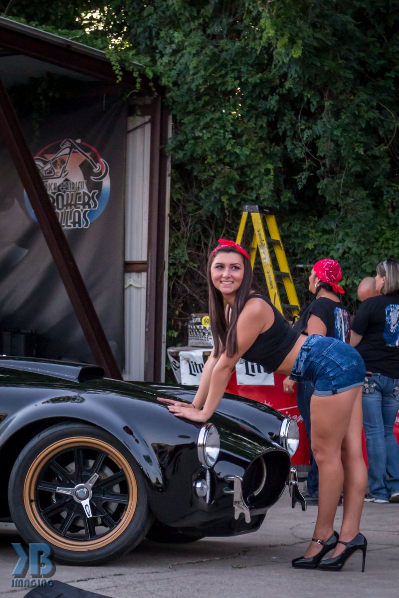 shoota2k's tweet photo. Car show at Strokes in Dallas  #sunbru https://t.co/9XbkV5pxvk