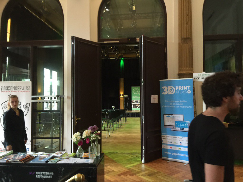guidoz's tweet photo. @marjoleintjevp @bvdhaterd Thanks. #3DprintConf is uiterst relaxt begonnen. https://t.co/Sjn9W0EpcG