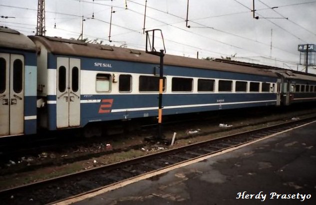 Lahirnya Rangkaian Kereta Api #Bima  by @KAI121 