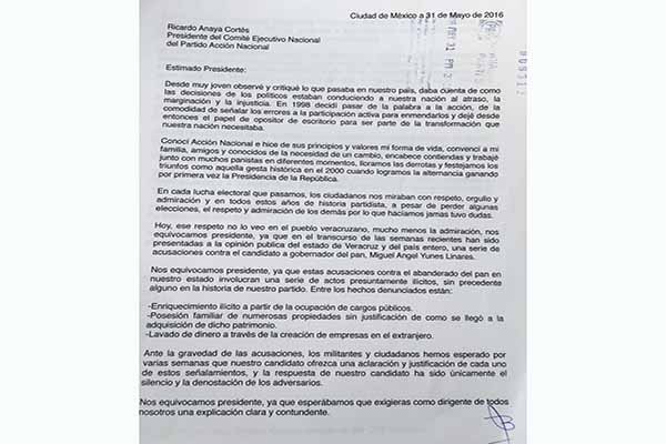 marmikomx's tweet photo. Renuncia #Bahena por inconformidades con #YunesLinares https://t.co/BNuKMvErCb #Veracruz #VerFollow #PRI #PAN #NOAT https://t.co/VOCh21xOcl