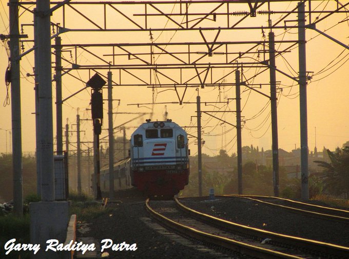 Lahirnya Rangkaian Kereta Api #Bima  by @KAI121 