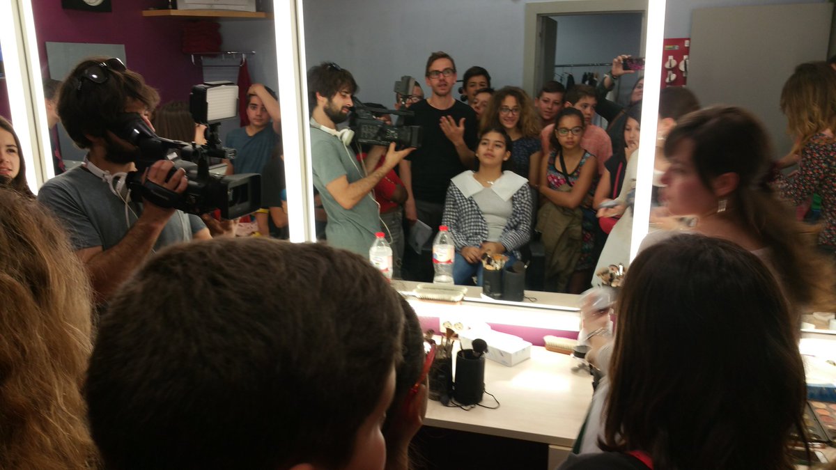 escolaelsagrer's tweet photo. Visita,descoberta d'una ràdio televisió #estapassant
Final del projecte de ràdio de 6è @RadioSagrer Gràcies @BTVcat https://t.co/mGX94OqYrN