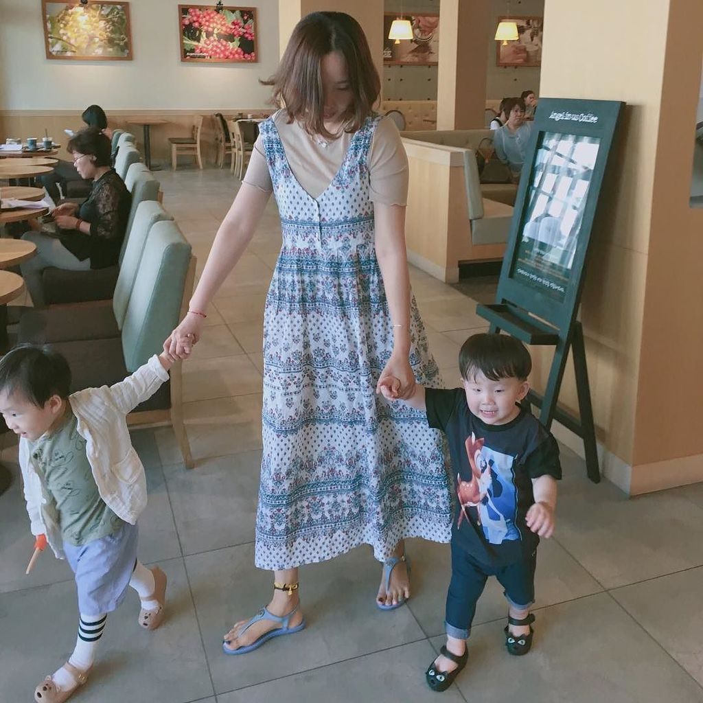 July_CarbajalG's tweet image. 애미야 이모야 저기로 가자가자☝️☝☝
요것들 바라좀 커따고 즈그 맘대로😁
#일상#daily #lovely#육아#더파티온천장#놀이방
#육아전쟁#부산맘 #도치맘#애스타그램#인스타베이비#봄
#줌스타그램#젊줌마#귀…