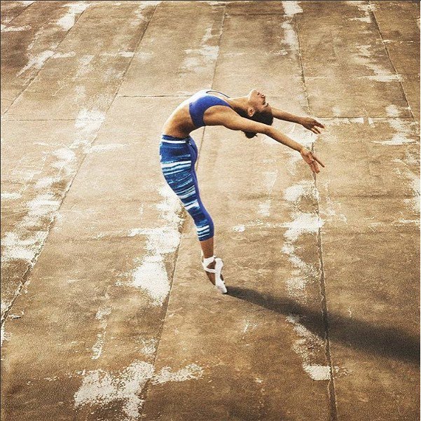 Victoria Aguilar (@victoriaaaguila) on Twitter photo COMMISSION 📸 //<a href="/carlos_serrao/">ジョゼ・カルロス・セホーンマニア</a> shoots <a href="/mistyonpointe/">Misty Copeland</a> dancing on a rooftop in NY for @underarmouruk
#IWILL #Ballet #… COMMISSION 📸 //<a href="/carlos_serrao/">ジョゼ・カルロス・セホーンマニア</a> shoots <a href="/mistyonpointe/">Misty Copeland</a> dancing on a rooftop in NY for @underarmouruk
#IWILL #Ballet #…