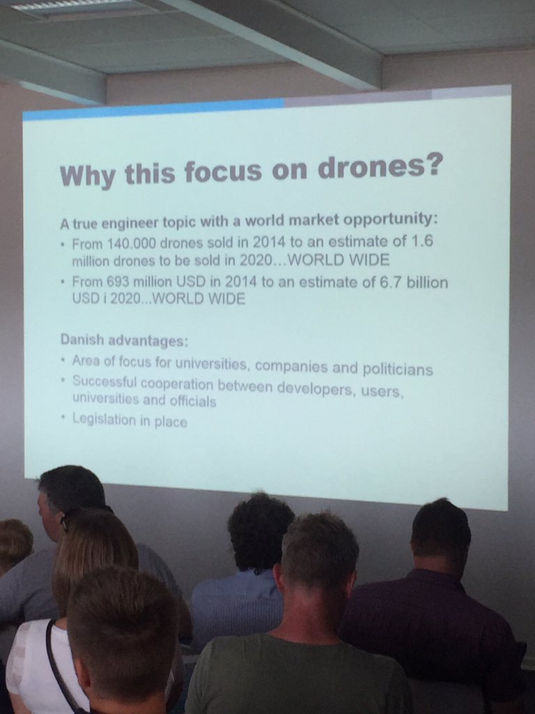 WtHenrik's tweet photo. IDA Fyns formand Per Diget fortæller om hvorfor droner er et vigtigt teknologiområde #canyoudroneit #ndg16 https://t.co/NhDoi8wuLR