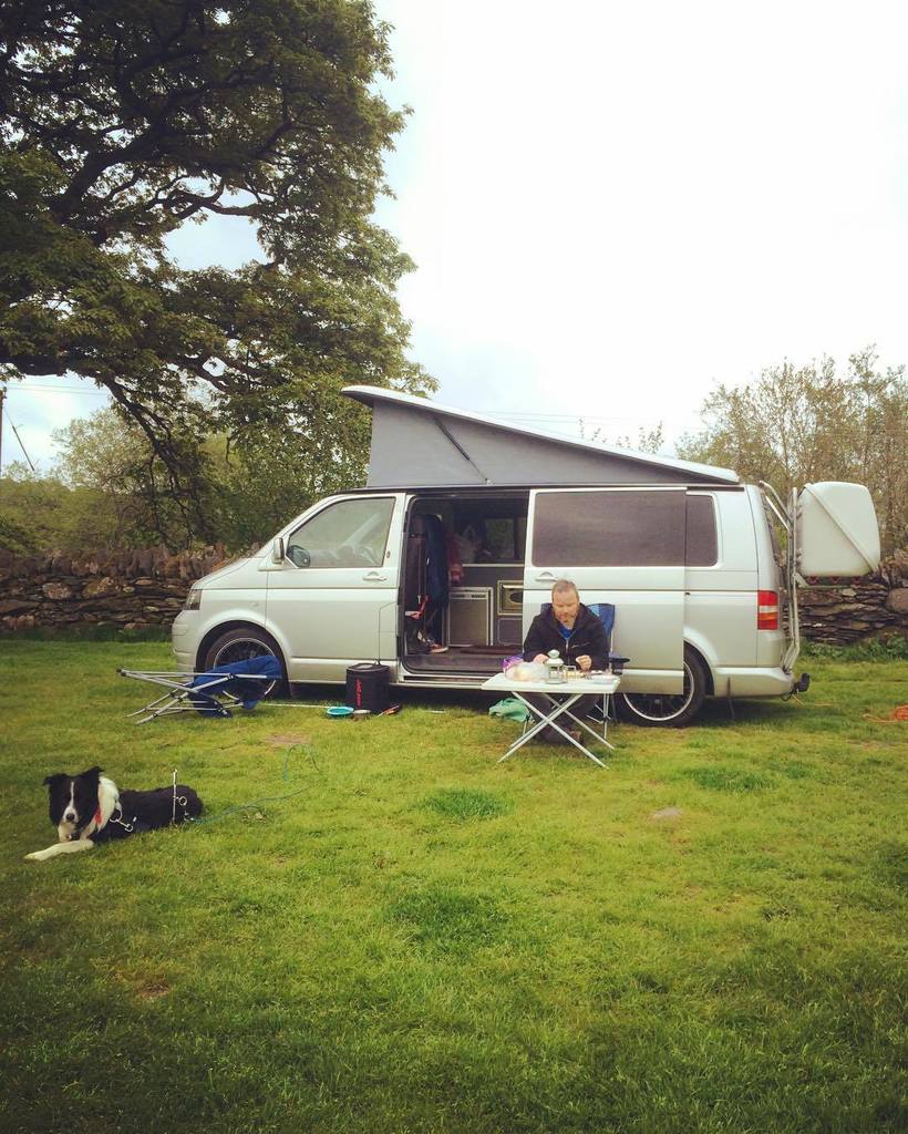 Making food camper style #vanlife #vwcamper #campervan #campingwithdogs #snowdonia by chlobomofo