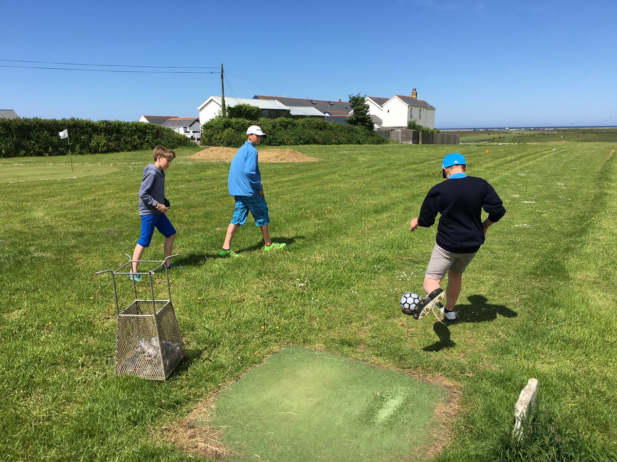 rossydapro's tweet photo. Football golf @RNDGolfclub @swsportsnews @rndproshop1 @pga https://t.co/xCsl86rgFV