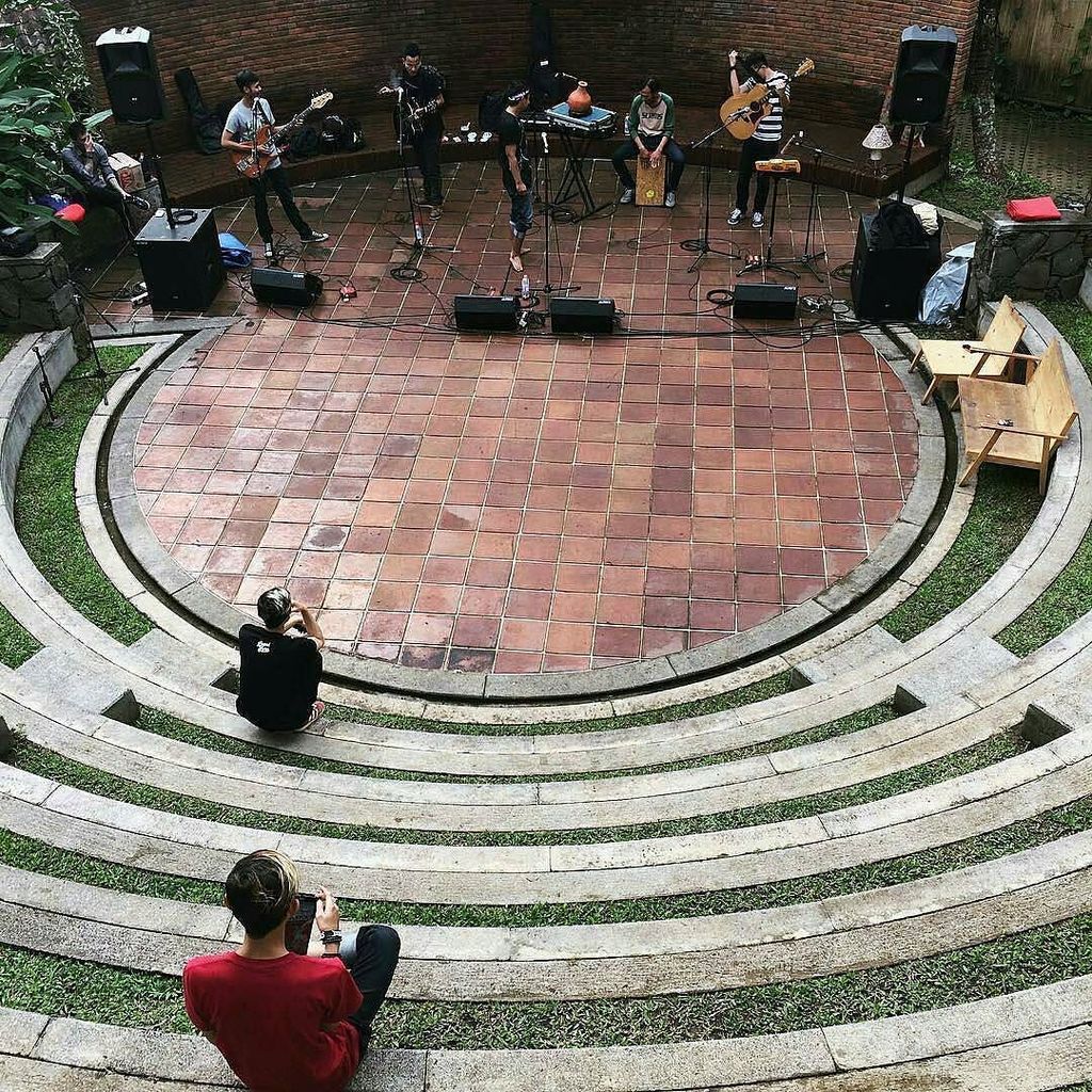 MiguelFflorees's tweet photo. @Regrann from @mrsonjaya.official -  danke bin nuhun @Regrann from @felixdass -  You are privileged to play beautif… https://t.co/k8ipOwYMdy