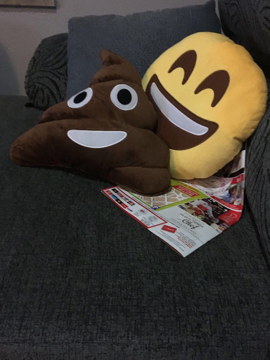 ¡Buenos días! Junio, verano, terraza y que no falte vuestro cojín #emoji  🌞