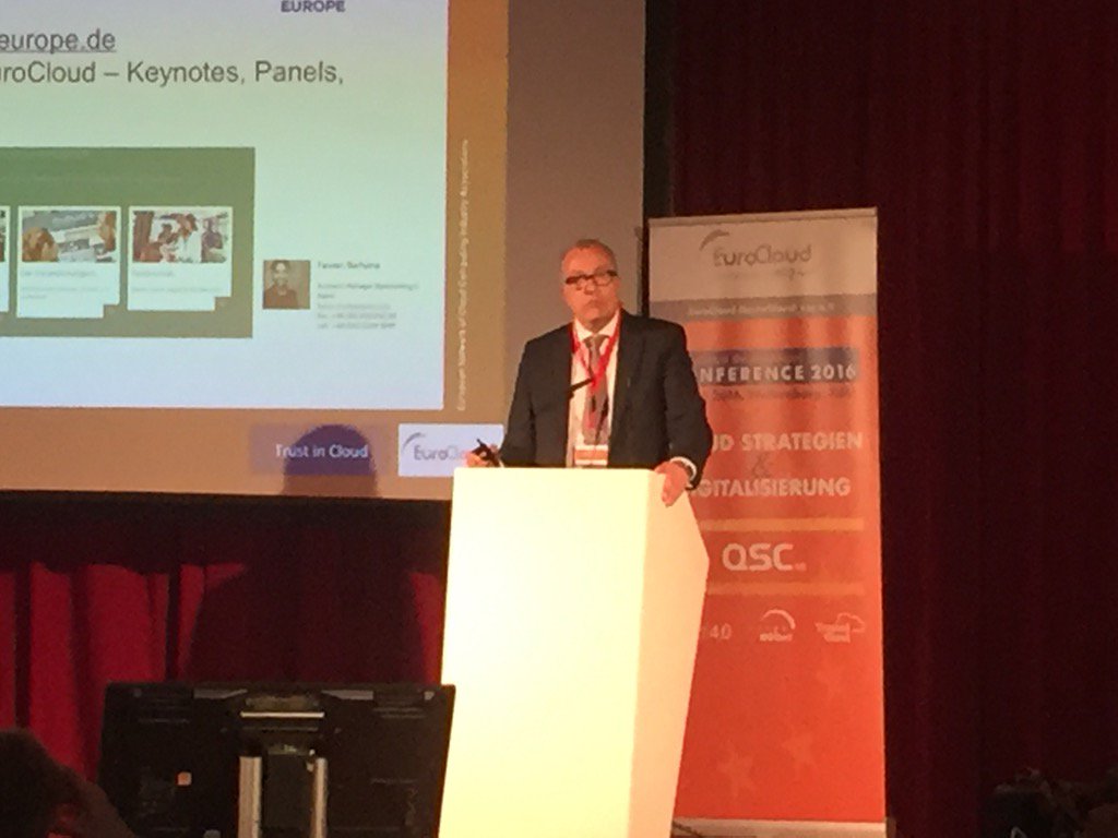 EuroCloud_DE's tweet photo. Andreas Weiss Viele verbinden #Cloud mit Kontrollverlust, wir versuchen das zu relativieren #ecdc16 https://t.co/aaAAmEfElW