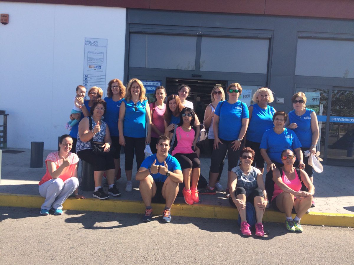 Carcaixent712's tweet photo. @newfeel @DecathlonES una semana más seguimos con la marcha activa en Carcaixent. #yosoymareazul #somosunequipo https://t.co/pI4gtQI60d