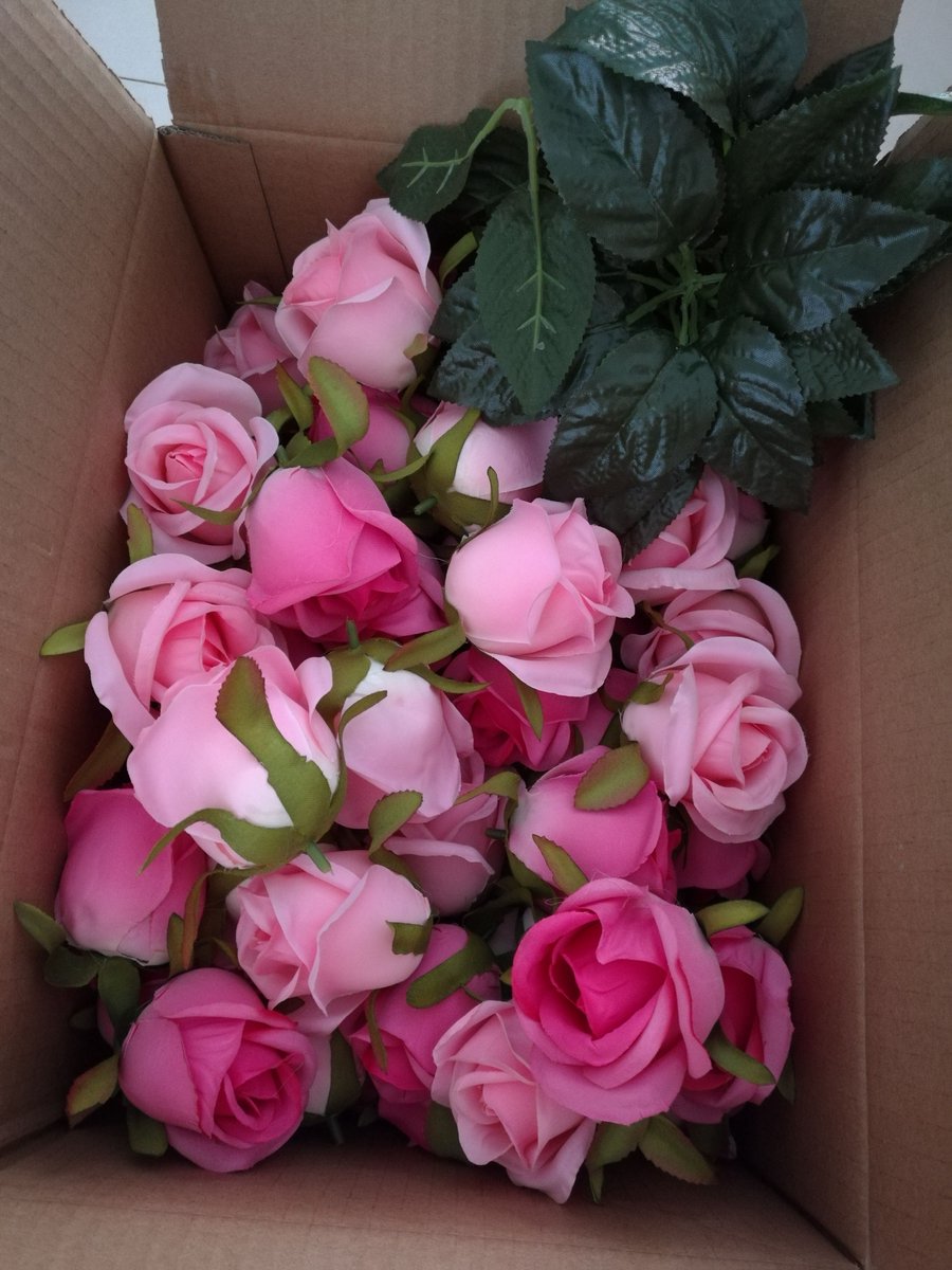 weitang123's tweet photo. #exportartificialflower Prepare and deliver flower heads and leaves for client for making wedding wall https://t.co/7JHbUyfb9m