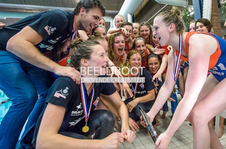 Tim1411's tweet photo. KAMPIOEN VAN NEDERLAND!
Zo trots! Wat een seizoen, wat een team! @ZVLBAM #ZVLBAM
https://t.co/O86S96fFCJ https://t.co/f5I2lcQVye