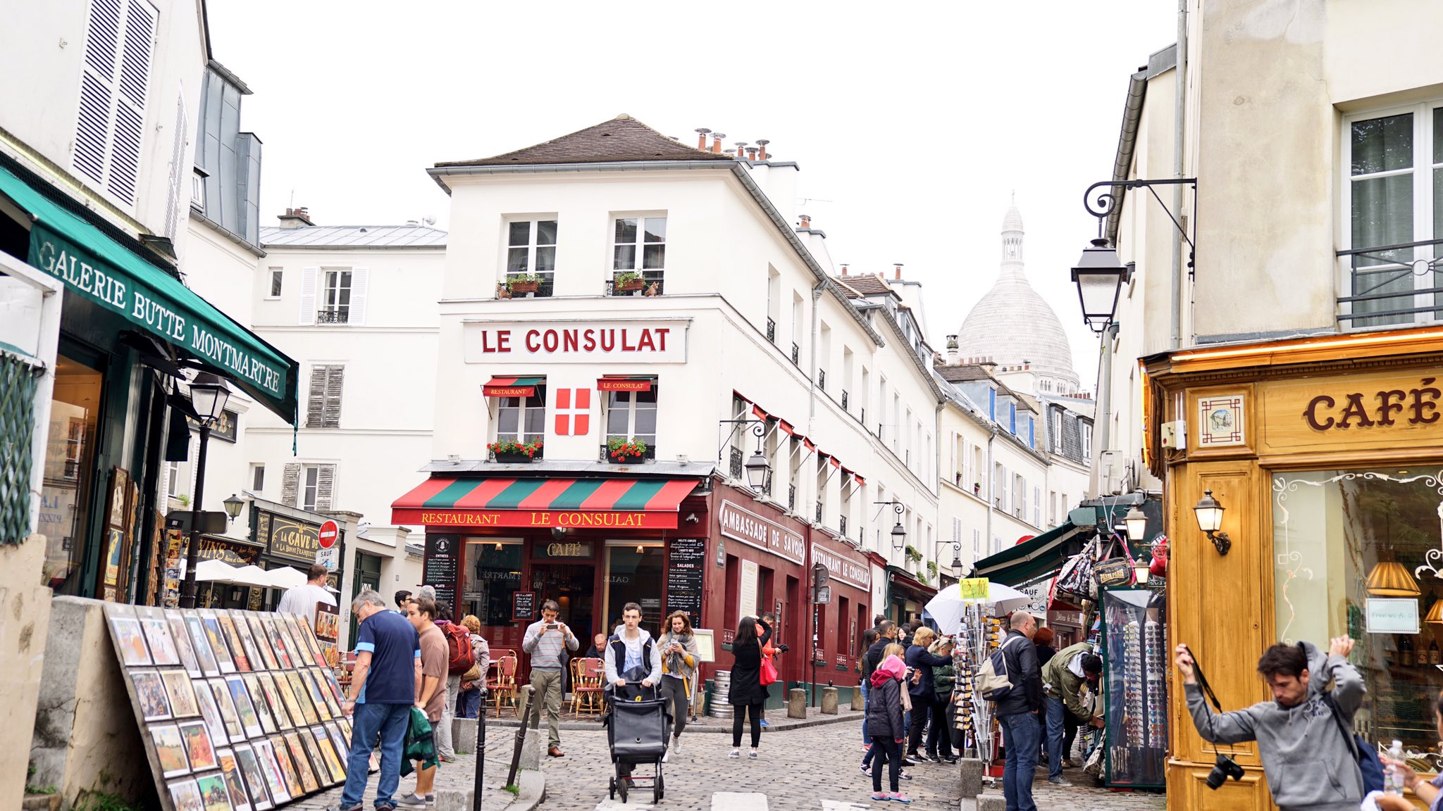 天月 あまつき 在 Twitter 上 パリはお昼 モンマルトルの丘を1人でぷらぷら散歩してます W W ちょっと天気は悪いのですが 街並みが本当に綺麗で歩いてるだけで楽しい T Co Aedc3qoc6p Twitter