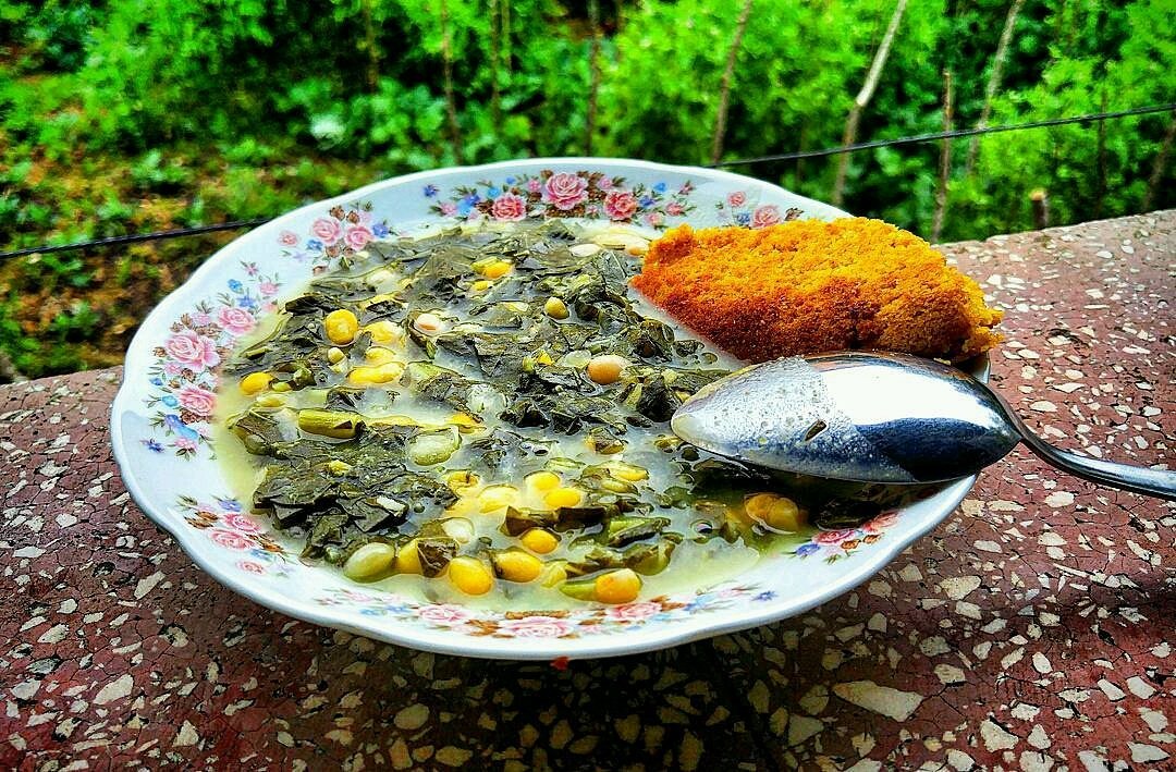 Bu lezzete Pancar Çorbası, yanındaki güzelliğe ise Mısır ekmeği diyoruz. Giresun'u bizimle keşfedin! 📷 <a href="/HasanKubuc/">Hasan Kübüç</a>