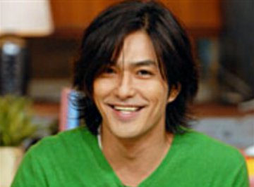 北村一輝は若い頃からイケメン ハーフなの 出身や父母 兄弟 家族を調査 ドラマ見ようよ