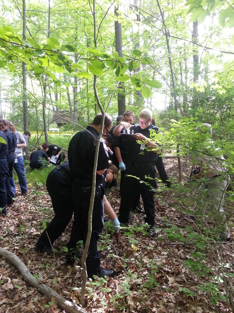 JenniferLLeip's tweet photo. Forensic entomology lab with crim just students @BTCareerTechED #scienceincte #cte https://t.co/Jhj2FdDwlM