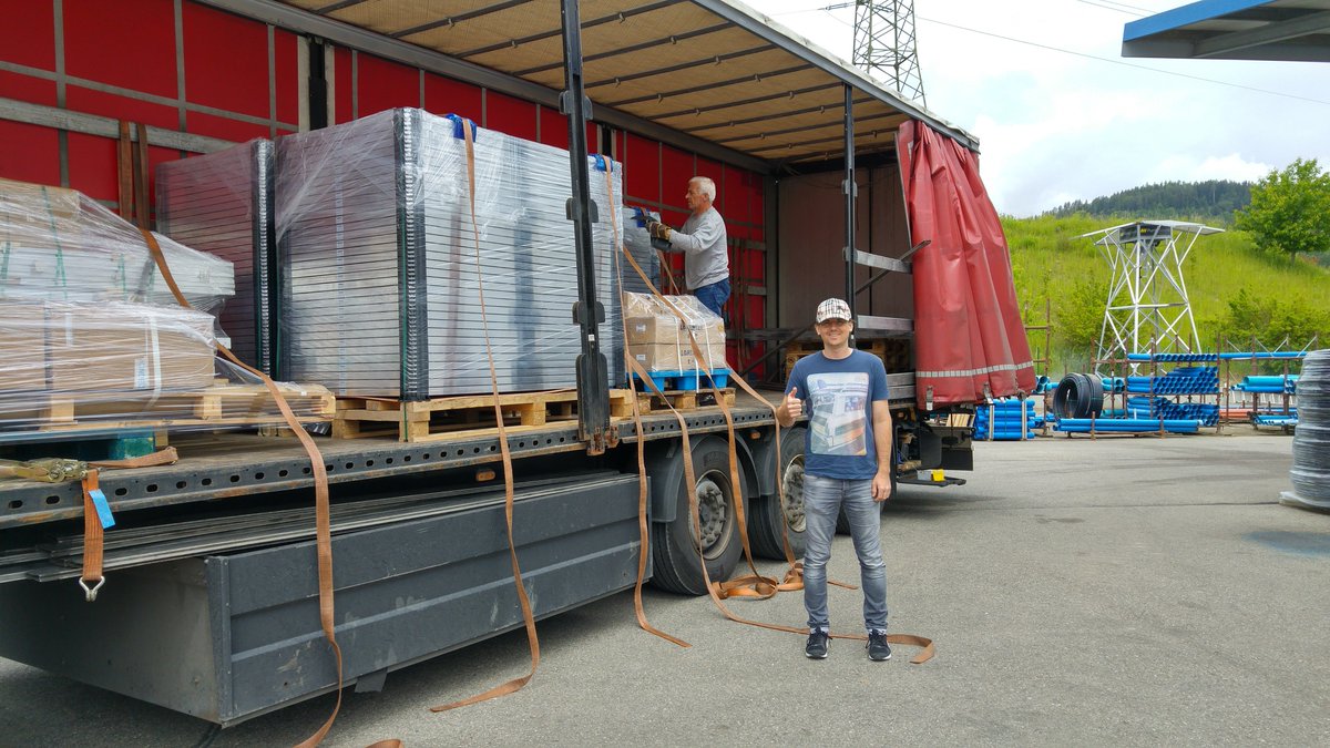 PMwaterpumps's tweet photo. Two more solar underwater pump systems left our yard to Africa today. https://t.co/Hj3lkHDBfz | #Pumpmakers https://t.co/GqIItZcENt