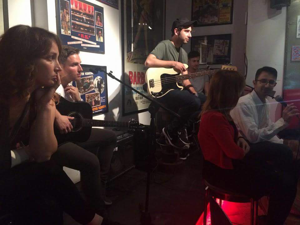 Acoustic gig.We supported Verdiana Nobile in her new book presentation #revolutionisme #acoustic #unaspeciediragazza