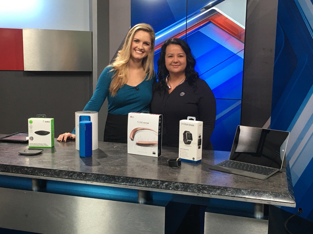TamaraRaderIN's tweet photo. Fun to see you @lindythackston @FOX59 talking AT&amp;T tech #gradgift ideas #Fox59Morning @ATTIndiana #attemployee https://t.co/EIVOAmm1T5