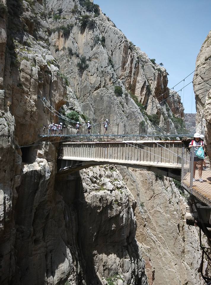 viajesgaleota's tweet photo. Hace una semana,enseñamos el #CaminitodelRey a alumnos de @mitschoolmalaga.Menuda aventura,y con tanto que aprender. https://t.co/m9157EiDIb