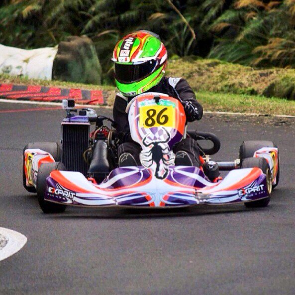 BonanomiFan86's tweet photo. Finally my #new #selfmade #helmet and #kart #design is finished and ready for #racing #action on track👊😎🏁
#airbrush https://t.co/tz7rmRefnj