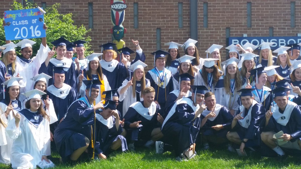 TayloAmy's tweet photo. The first "Senior Walk" through BES and BMS! #congratulationsclassof2016 https://t.co/ikgyVowJpZ