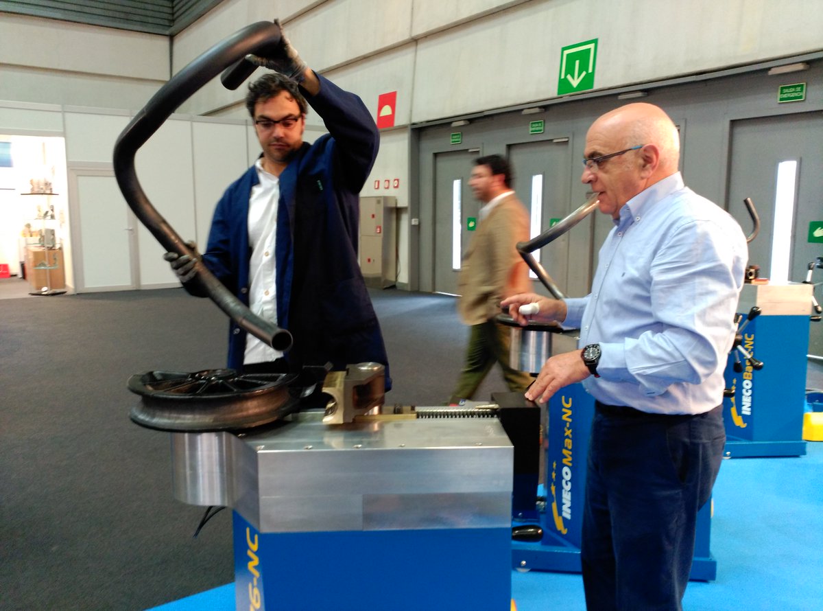 INECOBendingMac's tweet image. Preparing tubes for showing our #INECO #BENDINGMACHINES at #BIEMH2016