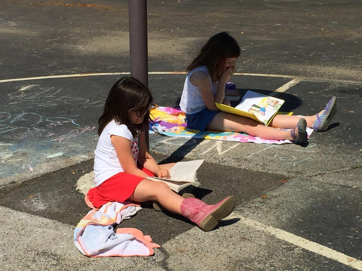 Outside☀️😊#ADEreads@AltonDarby