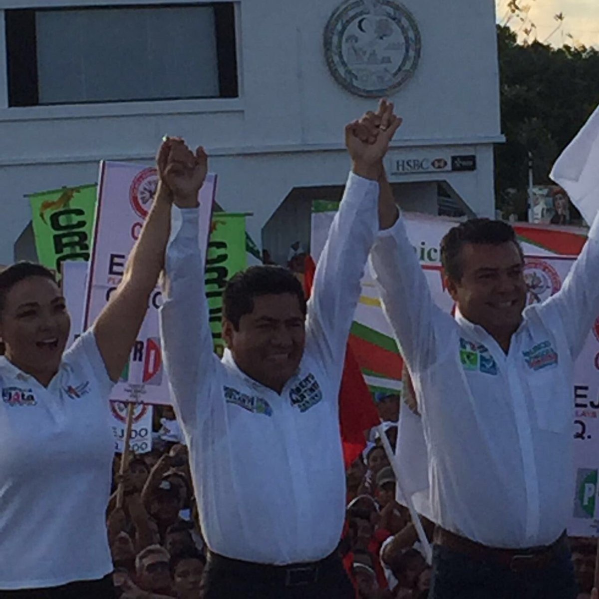 noemartineznov's tweet photo. Solidaridad ya eligió por quién votará este 5 de Junio! @MauricioGongora @filimartinezok @TeresitaFA @CarlosToledoM https://t.co/rP2TdMbbp9