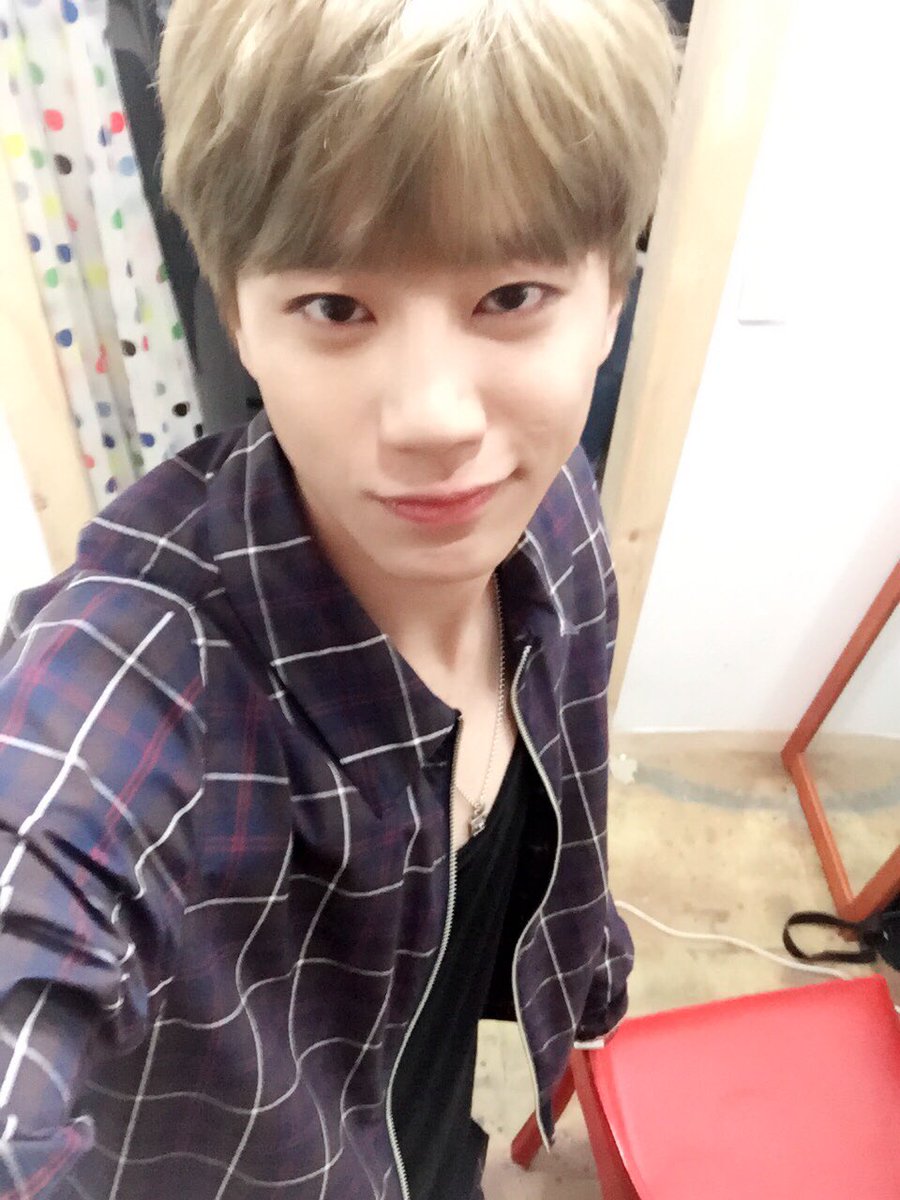 1ee_Jun_Yxxng's tweet photo. 항상 제 곁을 든든하게 지켜주는 내사랑 키스미와 우리 형들, 이뻐해 주셔서 정말 감사하고 또 감사합니다❤️앞으로도 열심히 하는 준이 될게요!!! 사랑해요💕 https://t.co/gImHj8DBYN