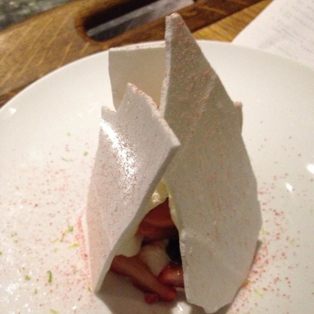 #etonmess#marinasocial#finedining#michelinstar#worldclass#restaurant#simpleyetelegant#nodrama# by iamaspi