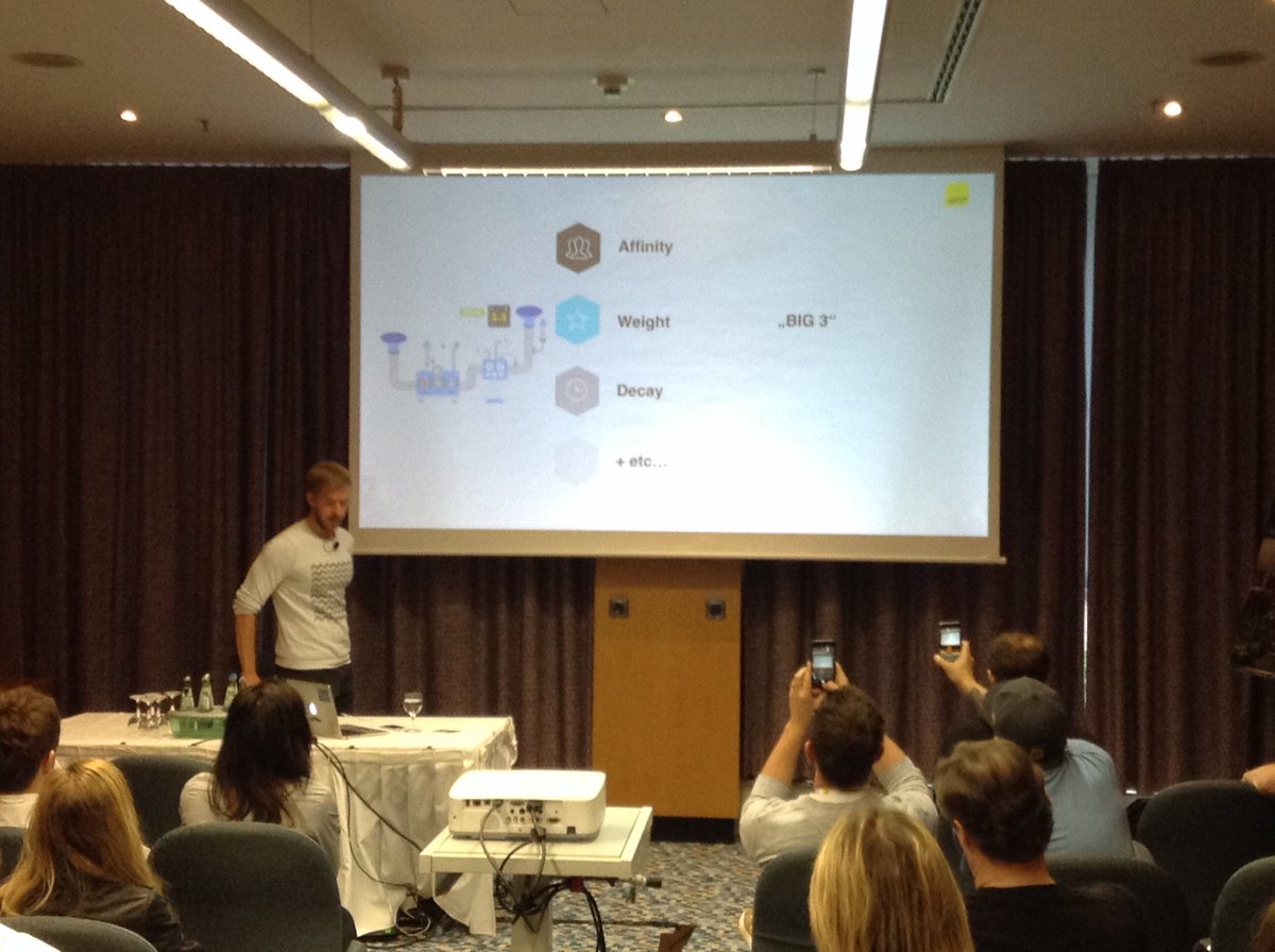 webinale's tweet photo. “Die ersten Momente der #Interaktion bleiben beim #FacebookAlgorithmus am entscheidendsten.” @fipsy #webinale https://t.co/bxCFBMexsr