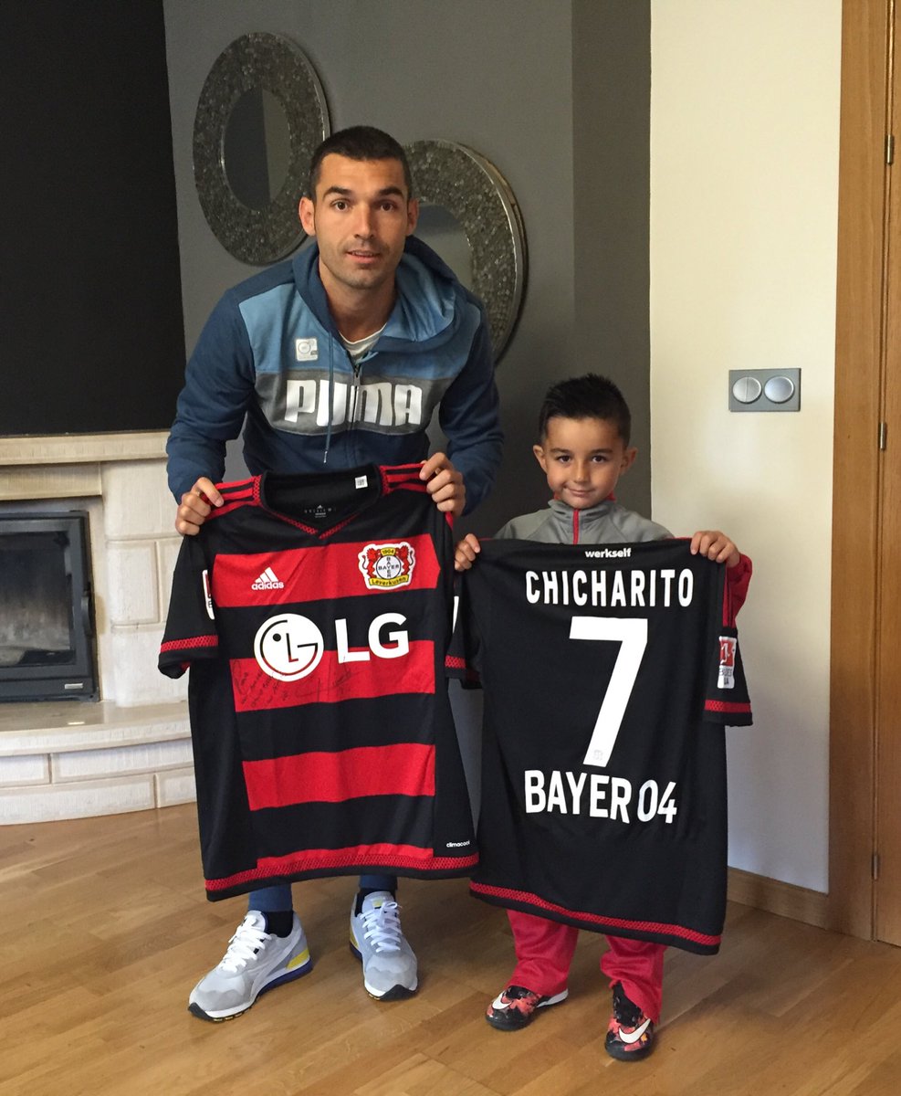 barral23's tweet image. Gracias amigo por el gran detalle de las camisetas, Oliver está muy contento!! 👏⚽️  @CH14_